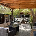 Magic Bus Campsite Klorakas