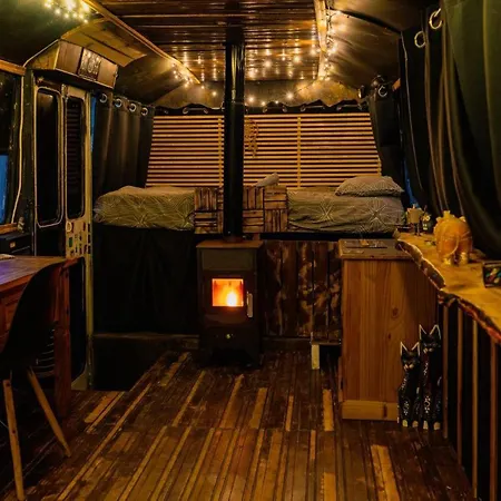 Magic Bus Χλώρακα