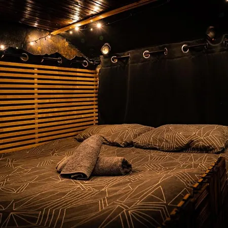 Magic Bus Campingplatz *