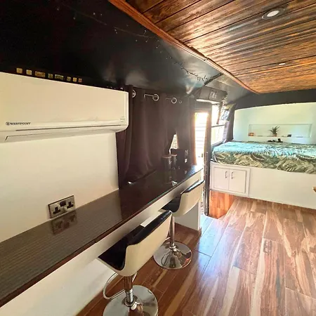 Parque de Campismo Magic Bus Nature Escape Near The Sea *