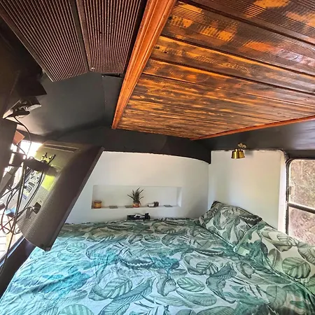 Parque de Campismo Magic Bus Nature Escape Near The Sea *
