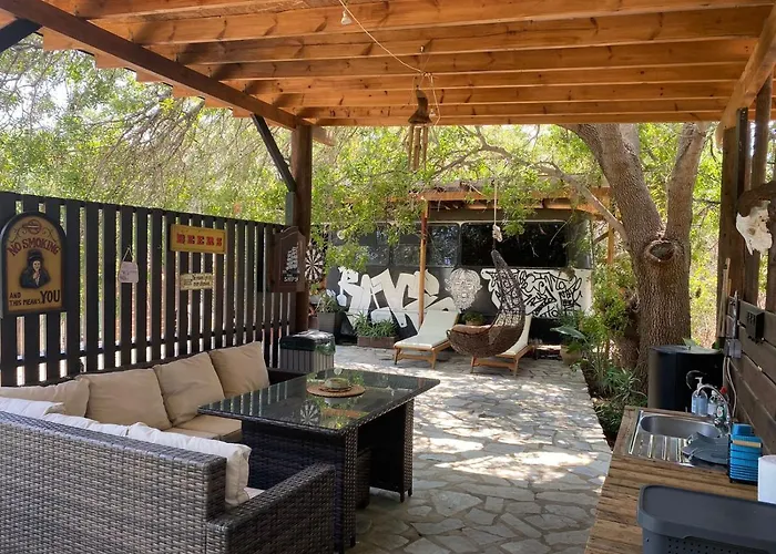 Magic Bus Campingplatz Klorakas